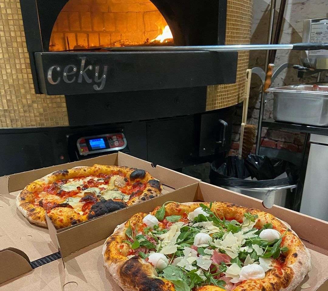 Come il forno giusto può trasformare la tua pizzeria in un'icona locale